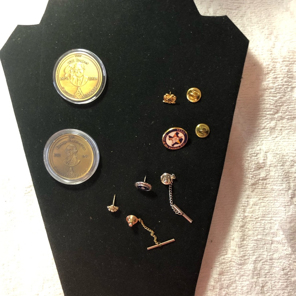 Vintage Freemasonry Masonic tie tack lapel pin coin bundle